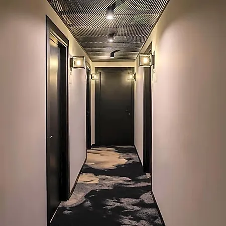 Chapter فندق روما