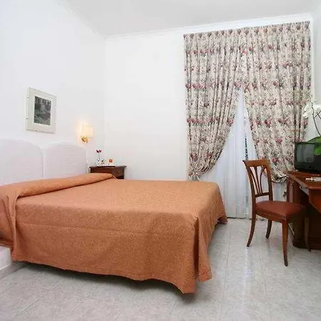 Hotell Chapter 4*